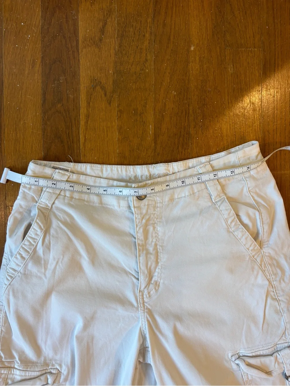 American Eagle Women’s Lightweight Cargo Pants in Beige